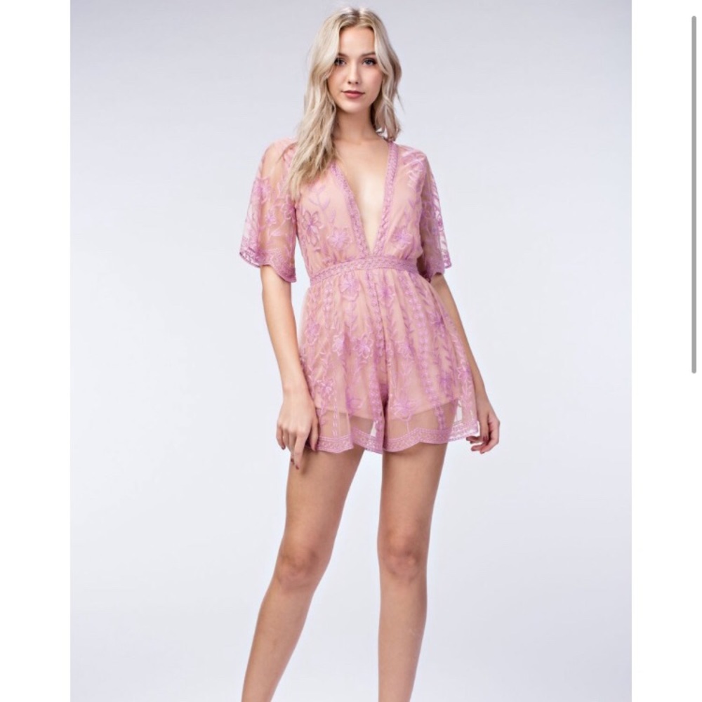 🆕Honey Punch Raegan Pink Nude Floral Lace Romper - Picture 5 of 8